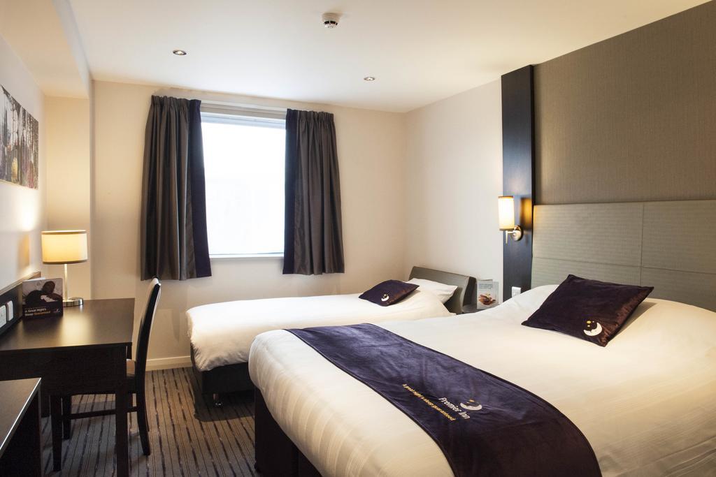 Premier Inn Aberdeen City Centre Номер фото