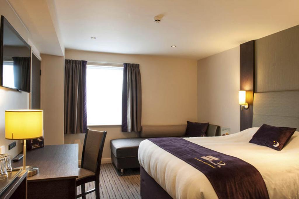 Premier Inn Aberdeen City Centre Номер фото