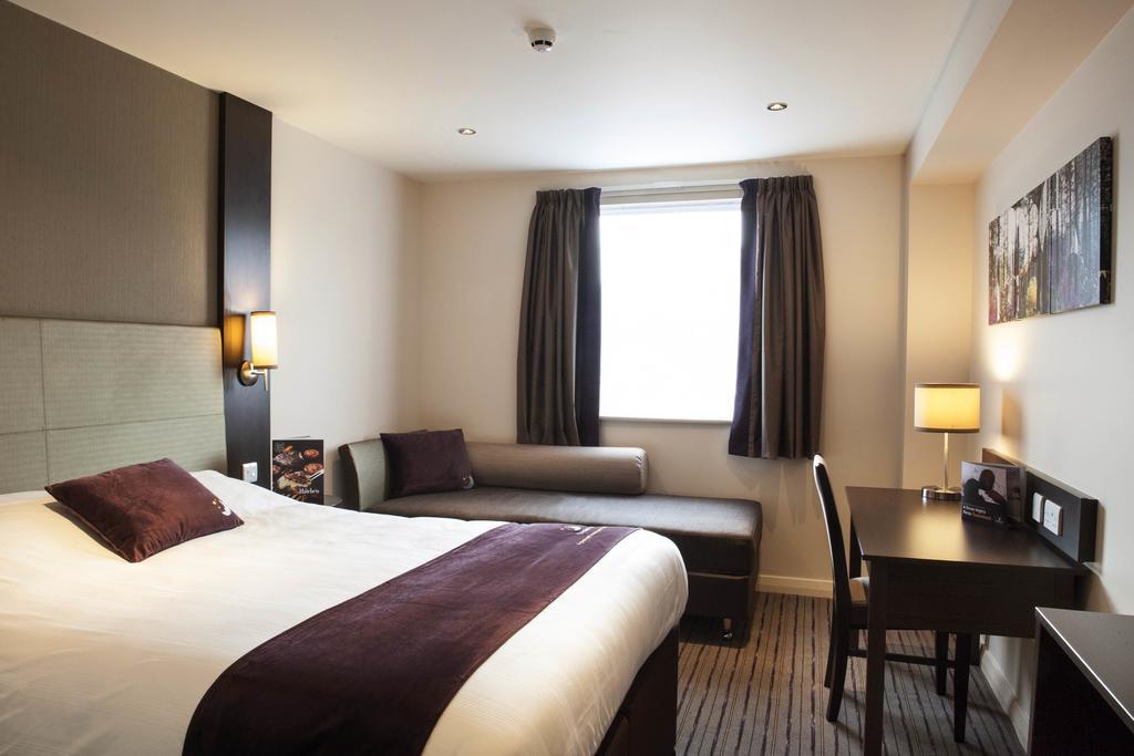 Premier Inn Aberdeen City Centre Номер фото